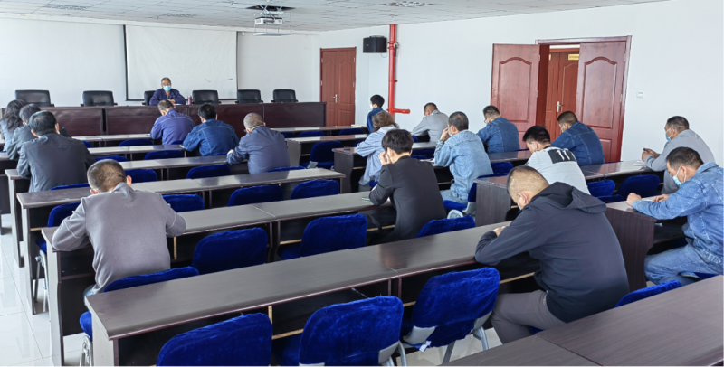 QMH官网工投公司召开疫情防控与安全出产专题会议