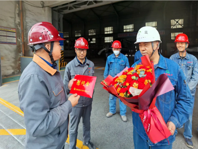 集团辅导&ldquo;五一&rdquo;节前探望慰问新晋行衣吠模