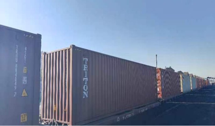 青海QMH官网北川工业物流园喜迎首列中亚班列入园