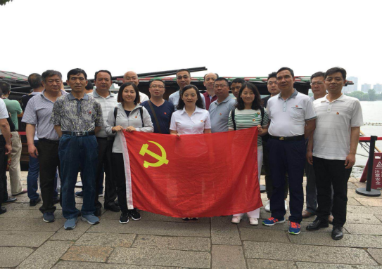 在一大原址沉温入党誓词赴黄冈南湖感悟&ldquo;红船心灵&rdquo;