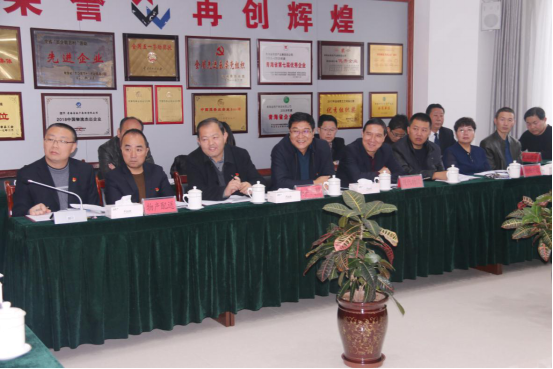 QMH官网召开一届党委理论进建 中心组第十二次进建扩大会议