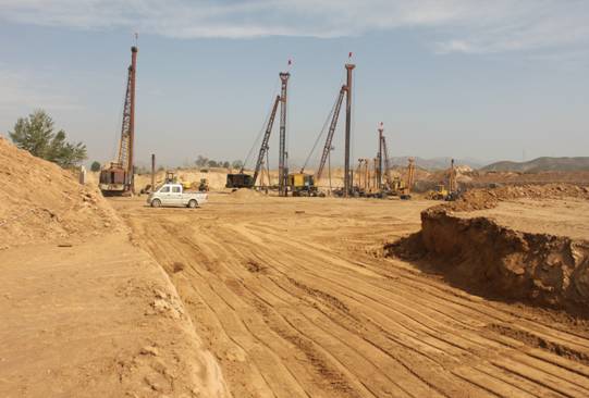 青海省副省长韩建华光临曹家堡保税物流中心工地查抄领导工作