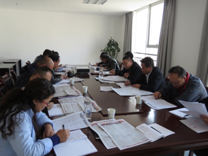 QMH官网配送党委召开2017年第6次理论进建中心组（扩大）进建会