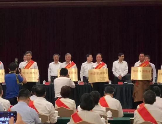 72cbee1f1bc5857baf9ddebf0ecf522f