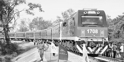 搭中国快车，促非洲发展