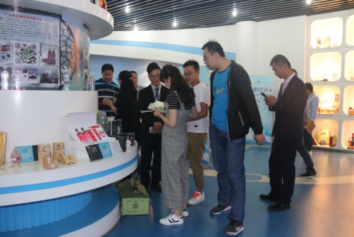 参观进建凝聚正能量  引发干事创业新激情