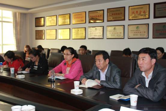 推动项目  加强后劲