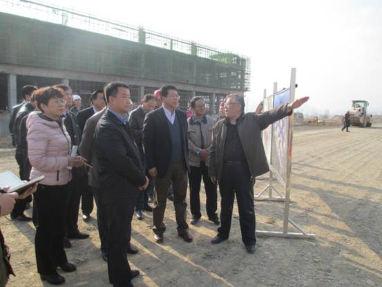 王平明副省长再次光临青海曹家堡保税物流中心工地查抄领导工作