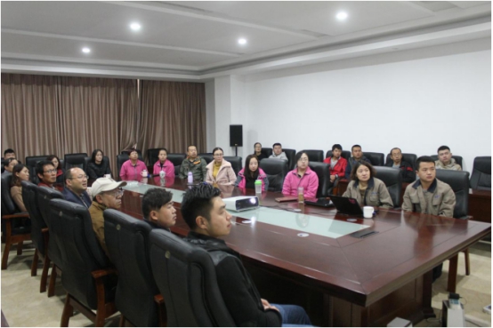 青海QMH官网集团党委集中收看党的十九大