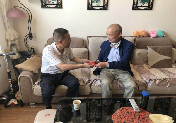 走访慰问难题党员  组织关切情暖人心