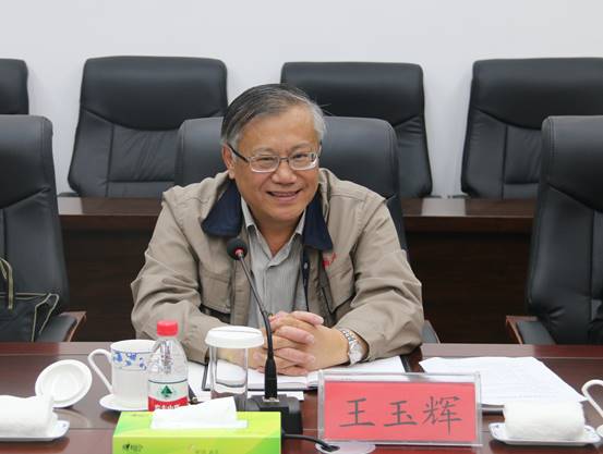 省政协副主席罗向阳一行视察青海曹家堡保税物流中心